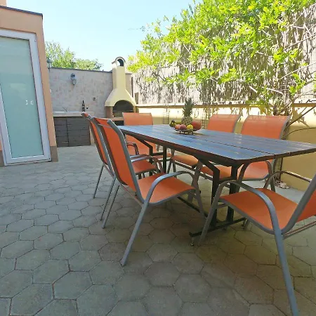 Apartman Solaris - Antonela - With Private Parking