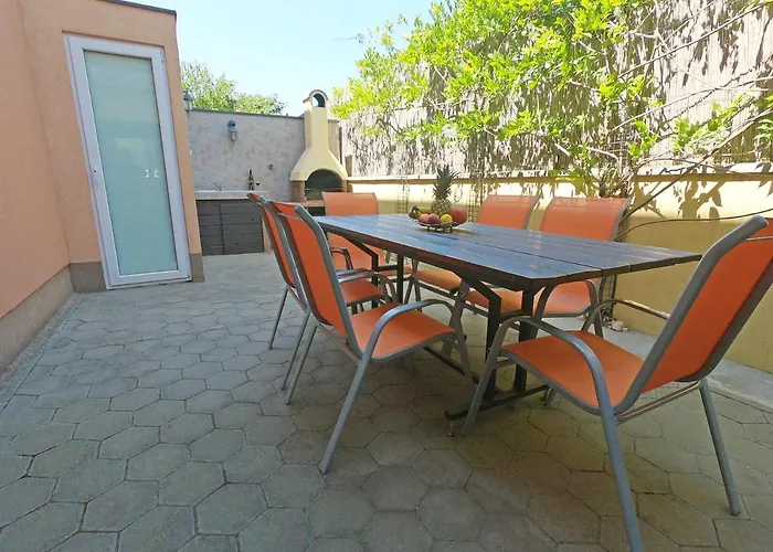 Апартаменты Solaris Antonela Modern With Sea View & Free Private Parking