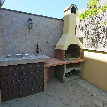 Solaris Antonela Modern & Comfortable Apartments With Free Private Parking *